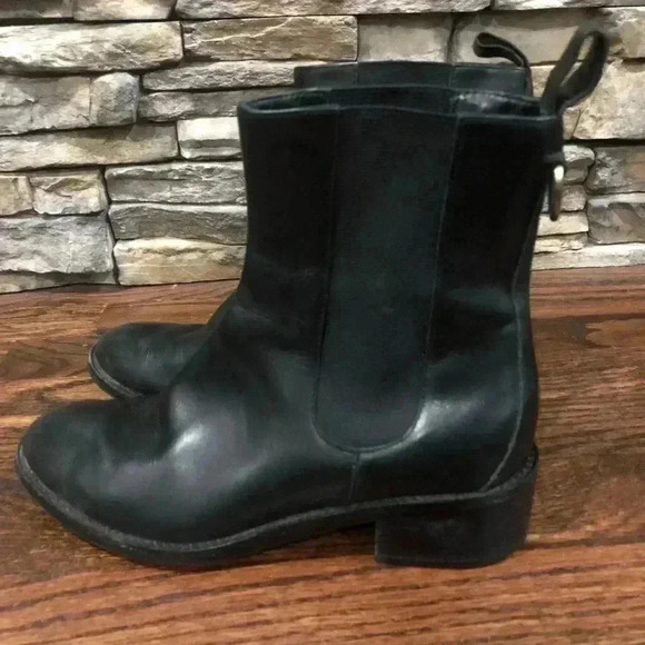 Cole Haan Air Evan Women’s 6.5 B Black Leather Short Boot D35597 Waterproof - Picture 4 of 15
